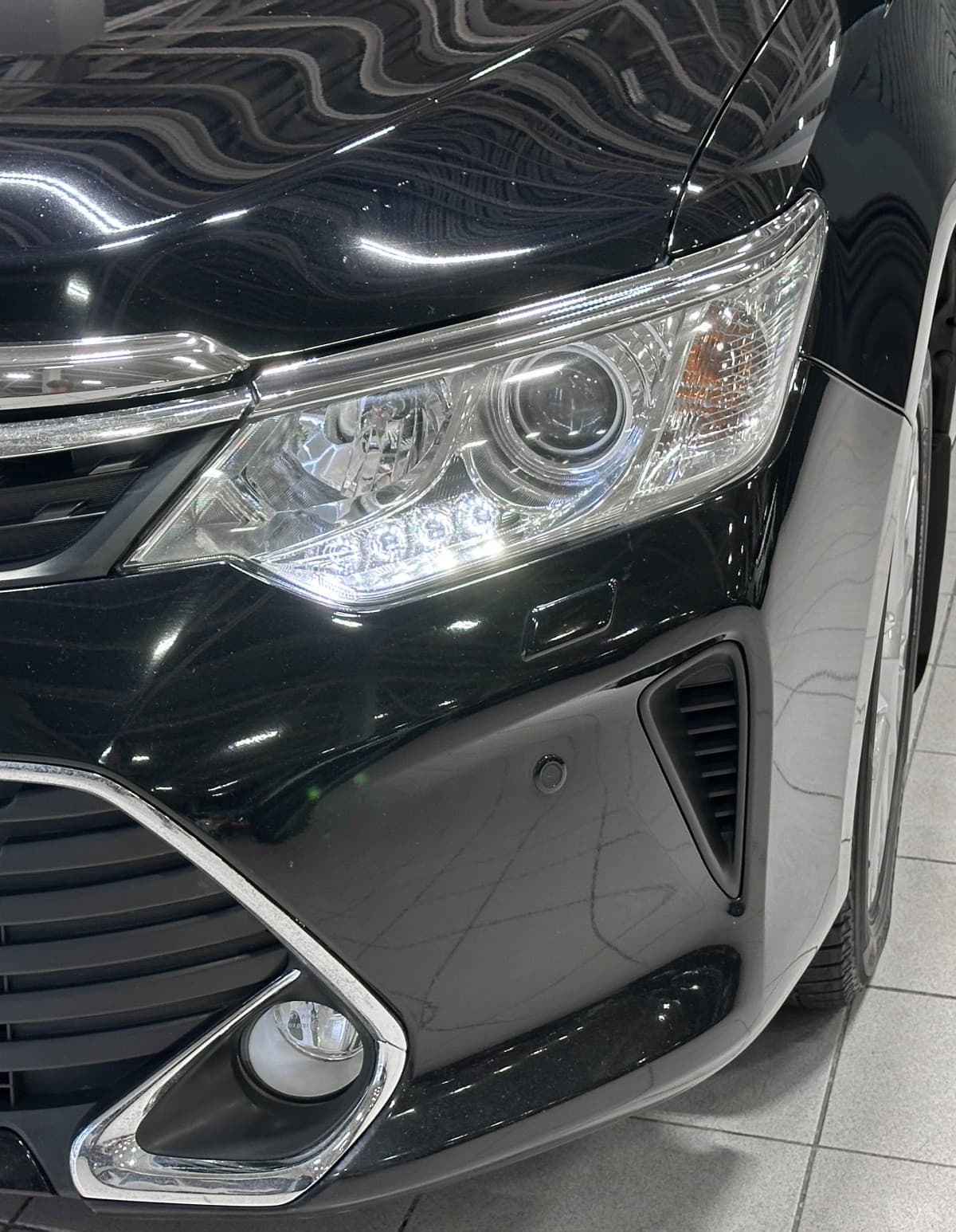 Toyota Camry - 4
