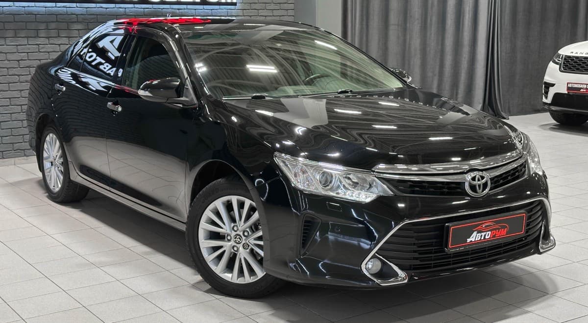 Toyota Camry - 5