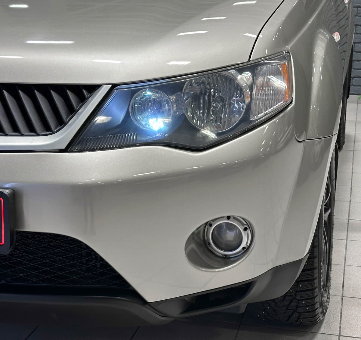 Mitsubishi Outlander - 4