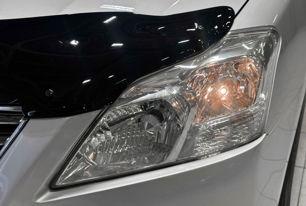 Toyota Premio - 4