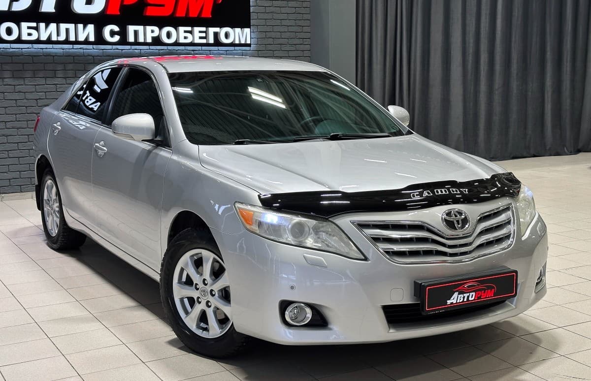 Toyota Camry - 4