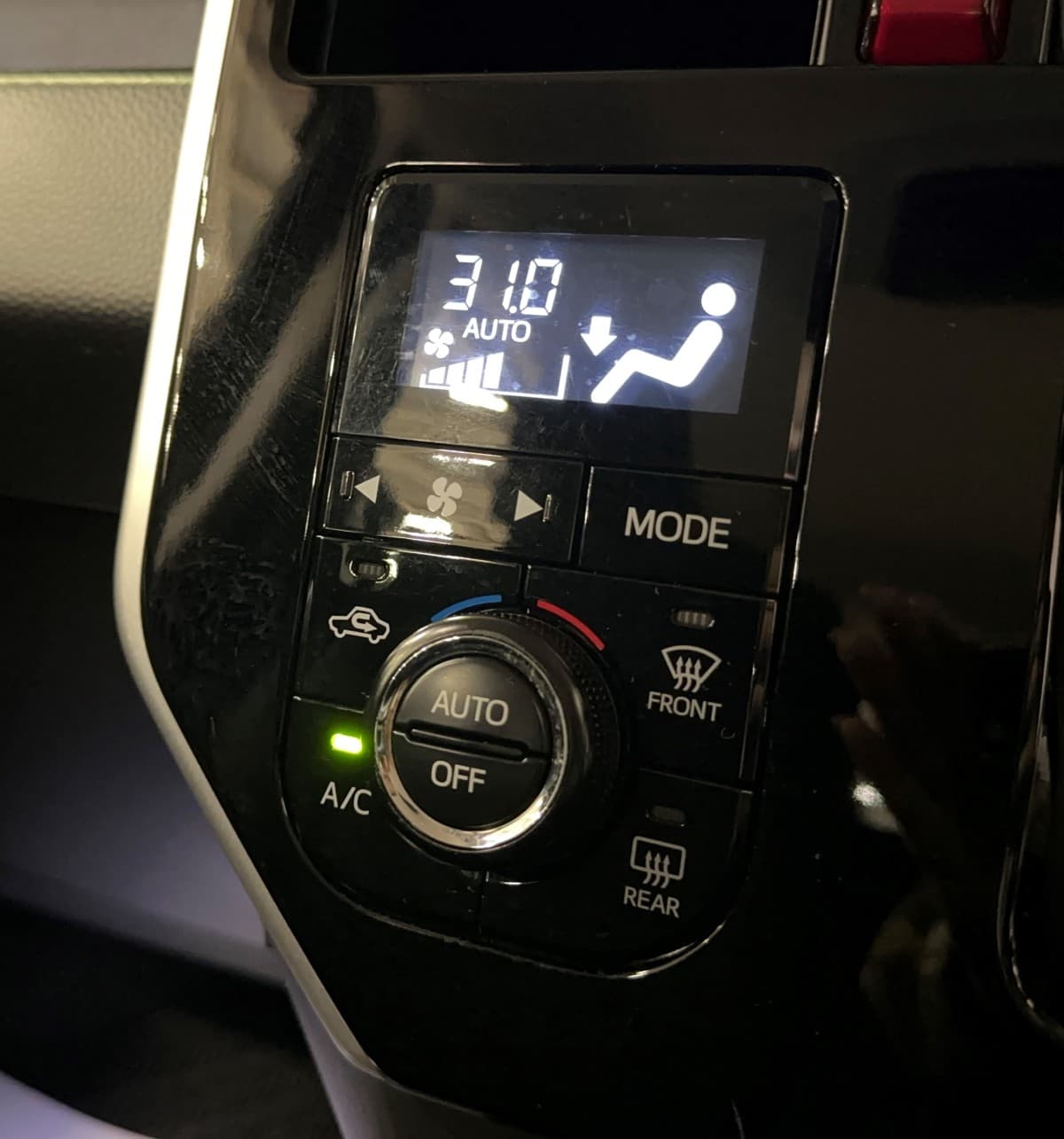 Toyota Roomy - фото 21