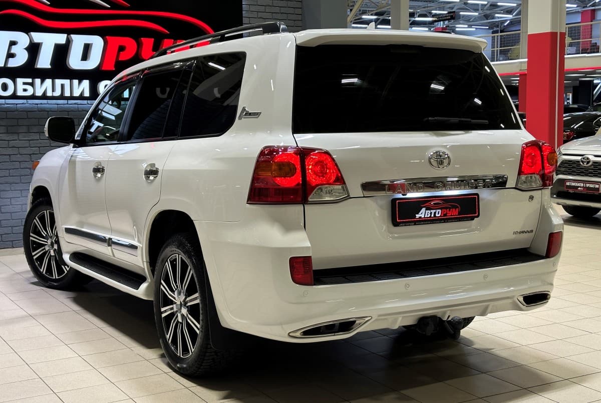 Toyota Land Cruiser 200 - фото 7