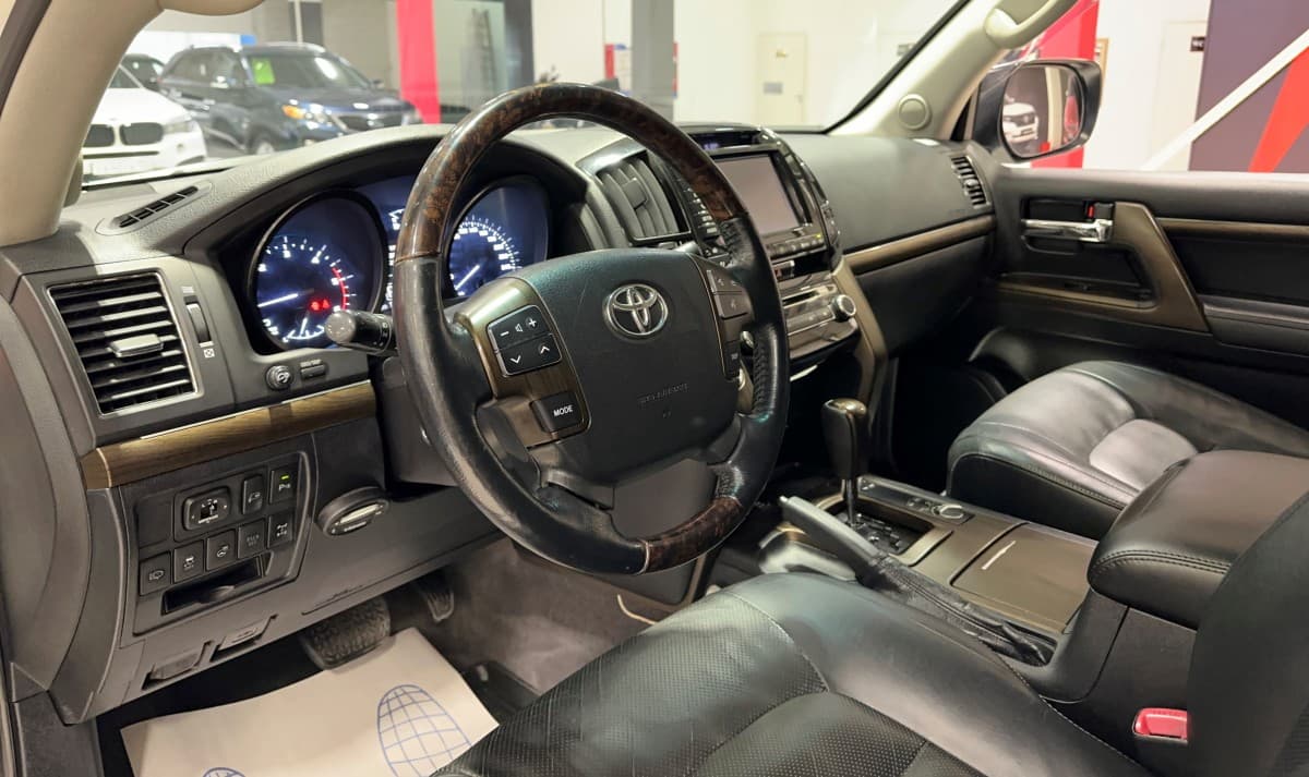 Toyota Land Cruiser 200 - фото 10