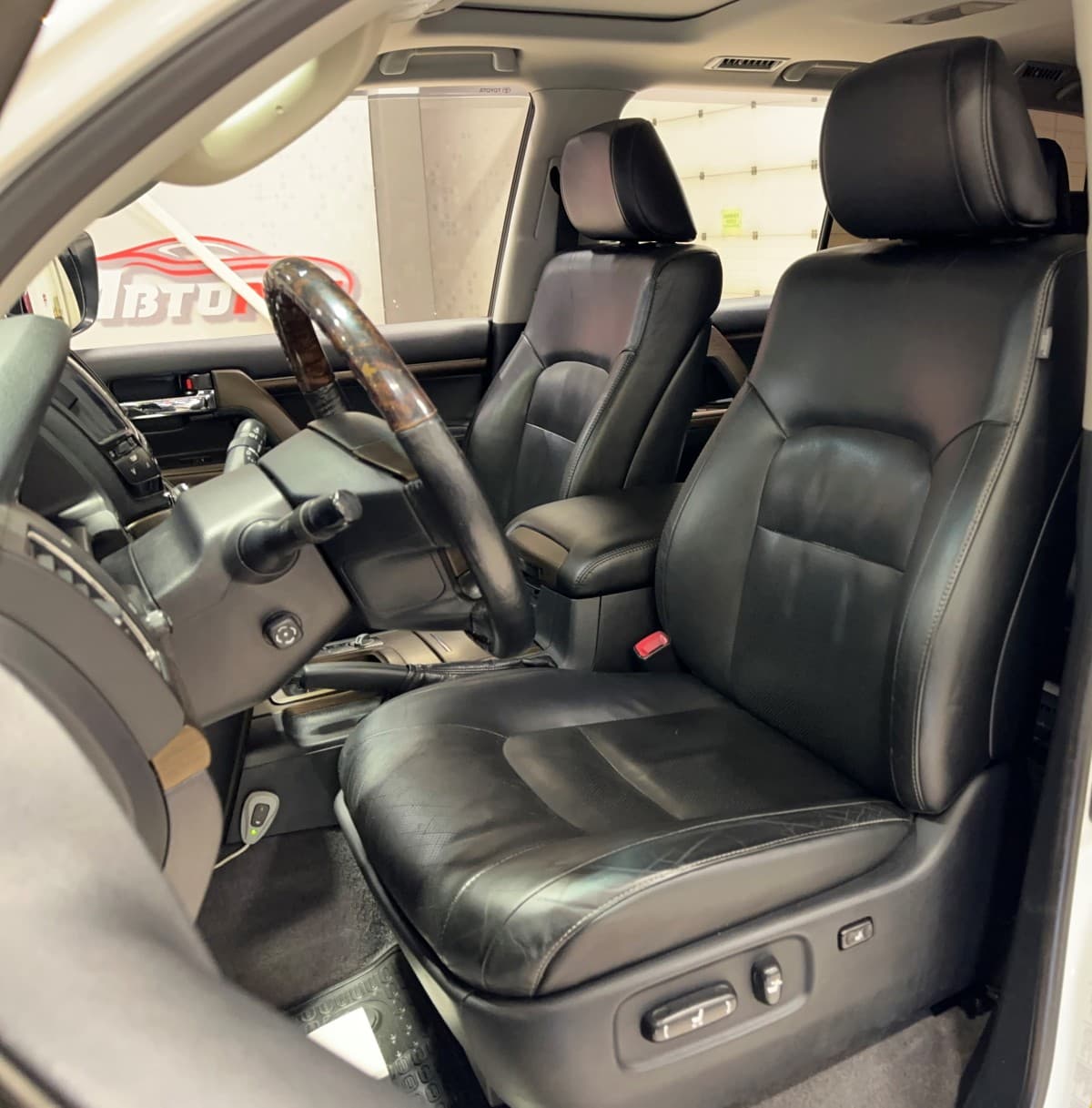 Toyota Land Cruiser 200 - фото 11