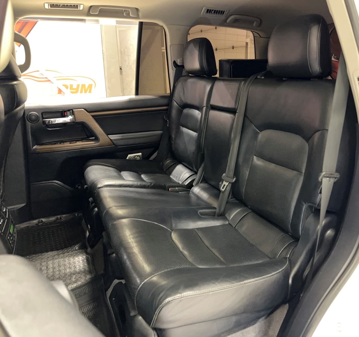 Toyota Land Cruiser 200 - фото 12