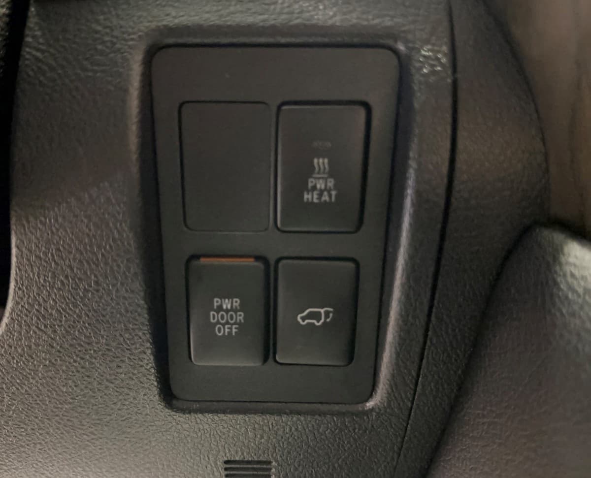 Toyota Land Cruiser 200 - фото 32