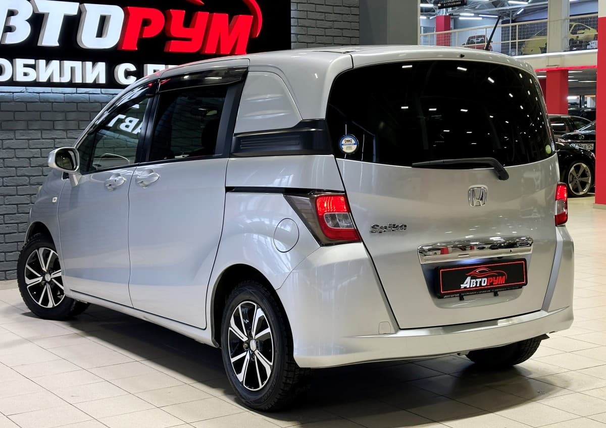 Honda Freed SPIKE - фото 7