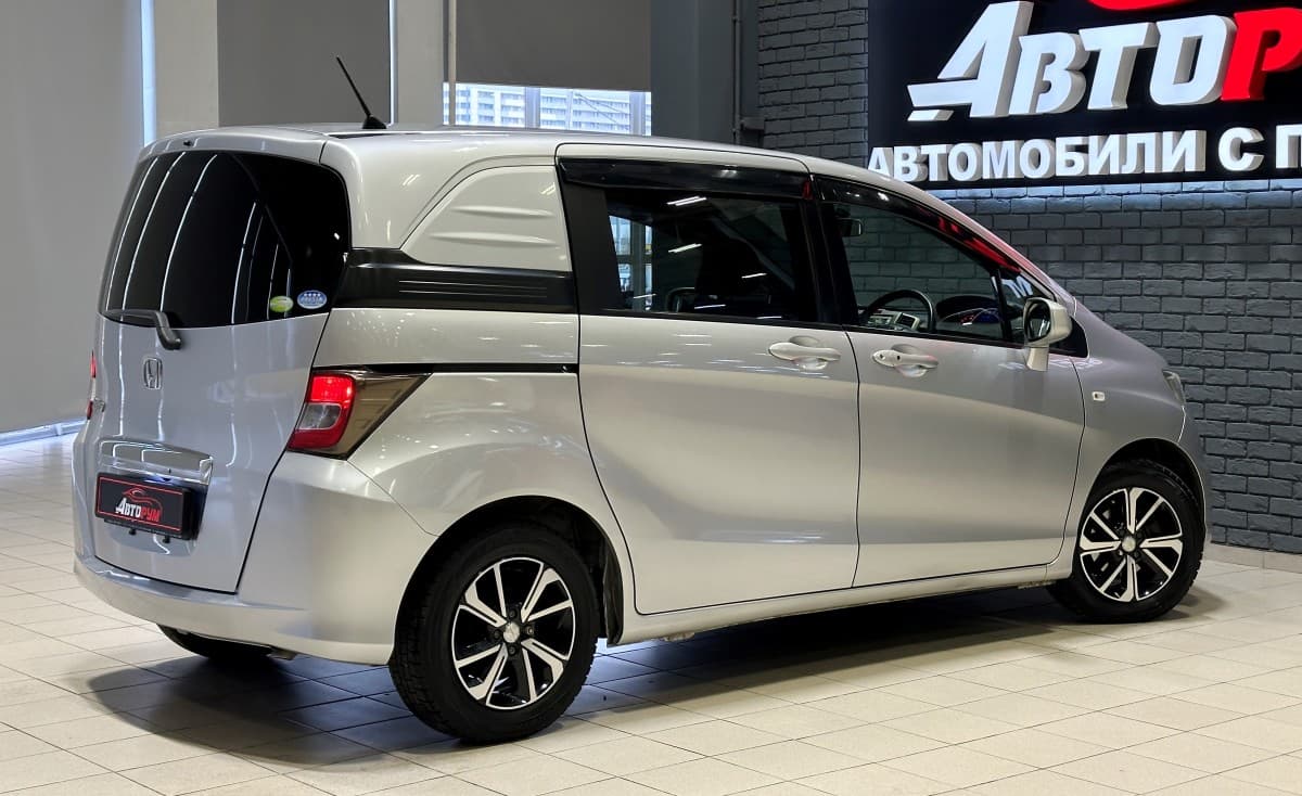 Honda Freed SPIKE - 5