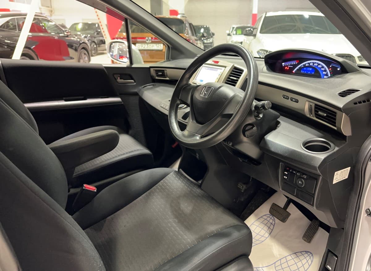 Honda Freed SPIKE - фото 10