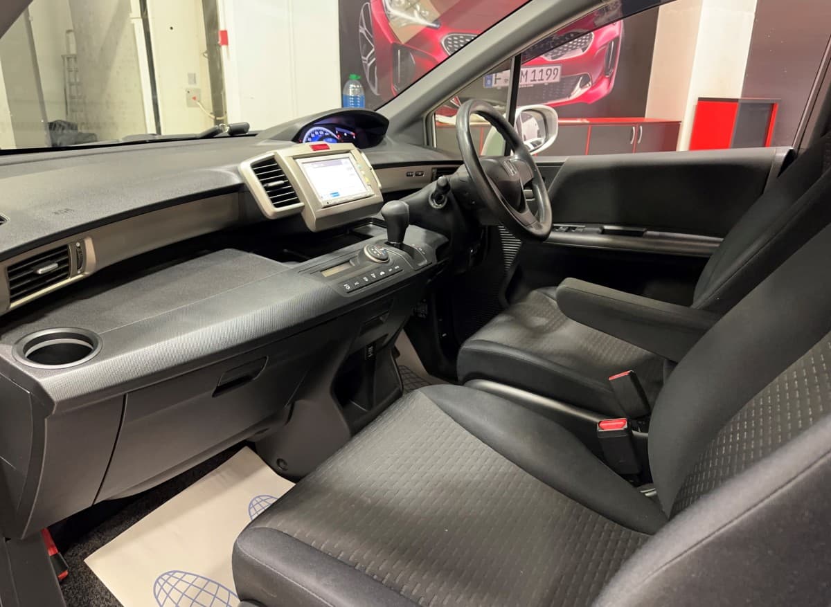 Honda Freed SPIKE - фото 16