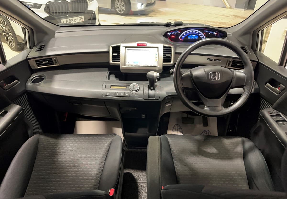 Honda Freed SPIKE - фото 23