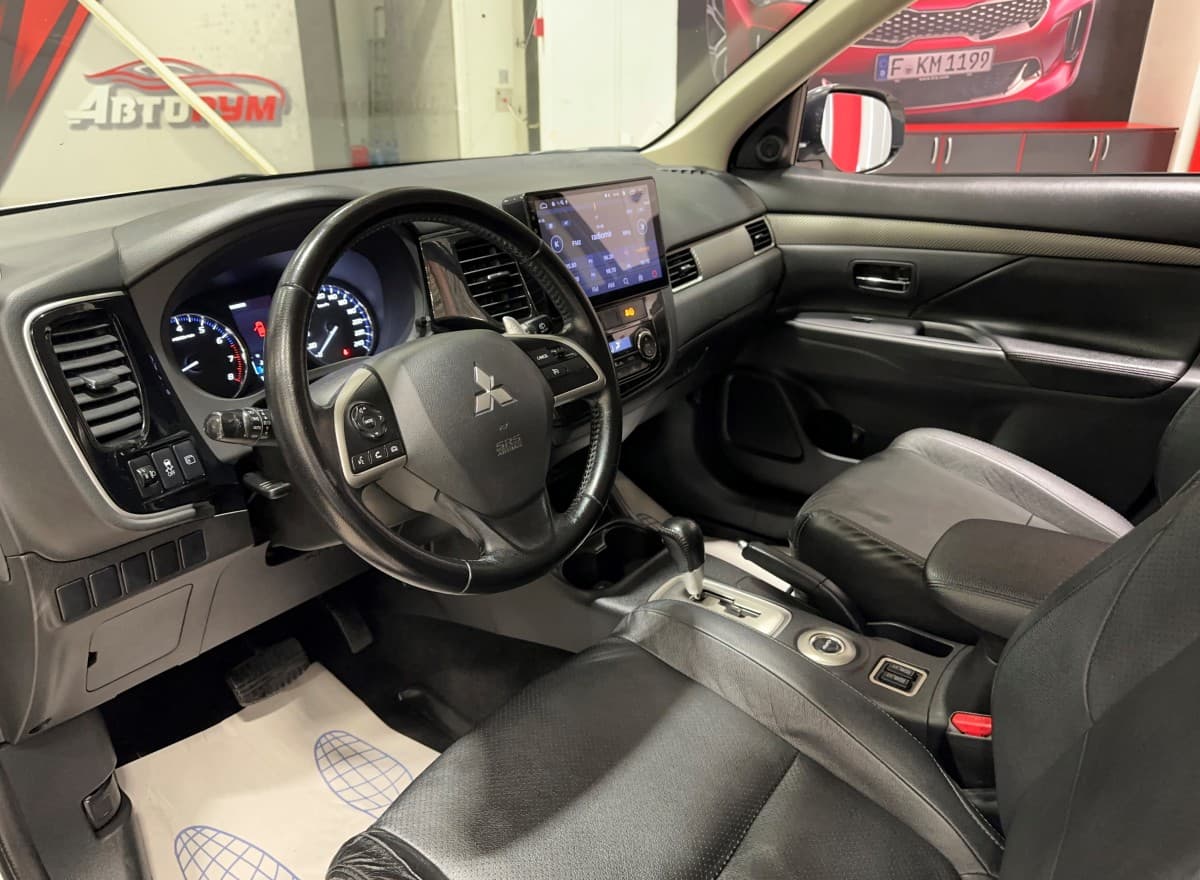 Mitsubishi Outlander - фото 10