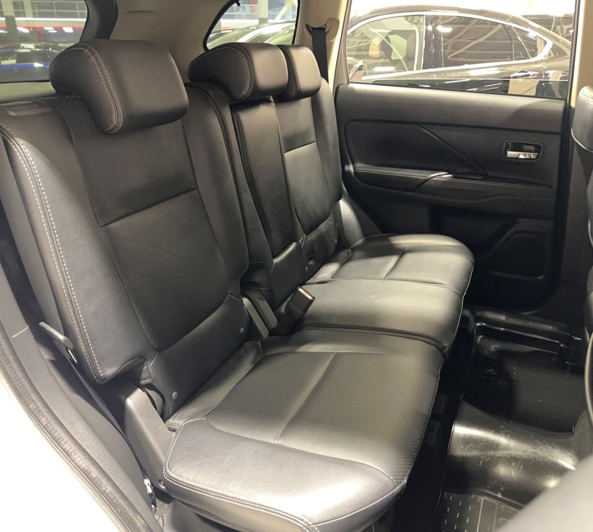 Mitsubishi Outlander - фото 14
