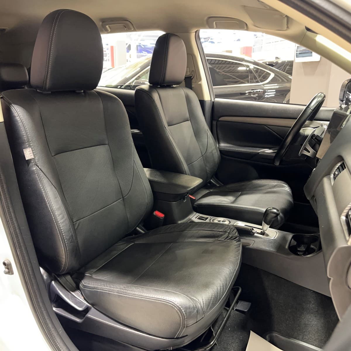 Mitsubishi Outlander - фото 15