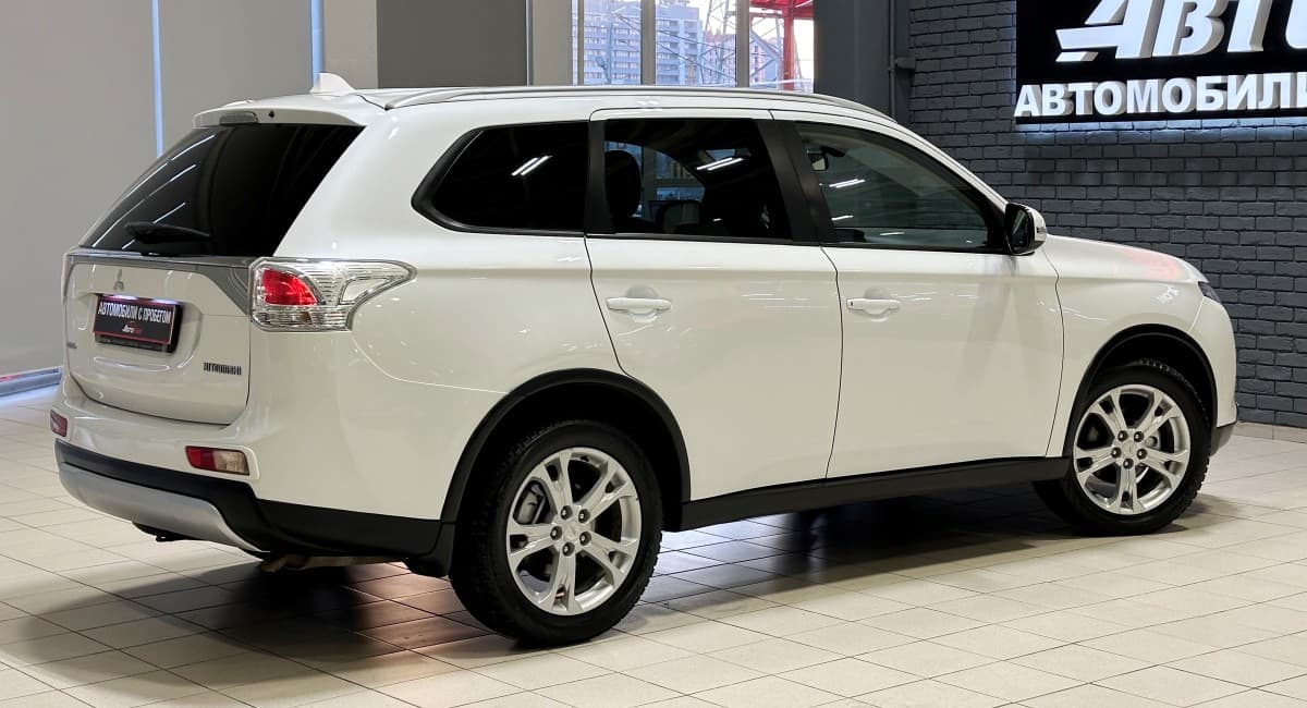 Mitsubishi Outlander - 5