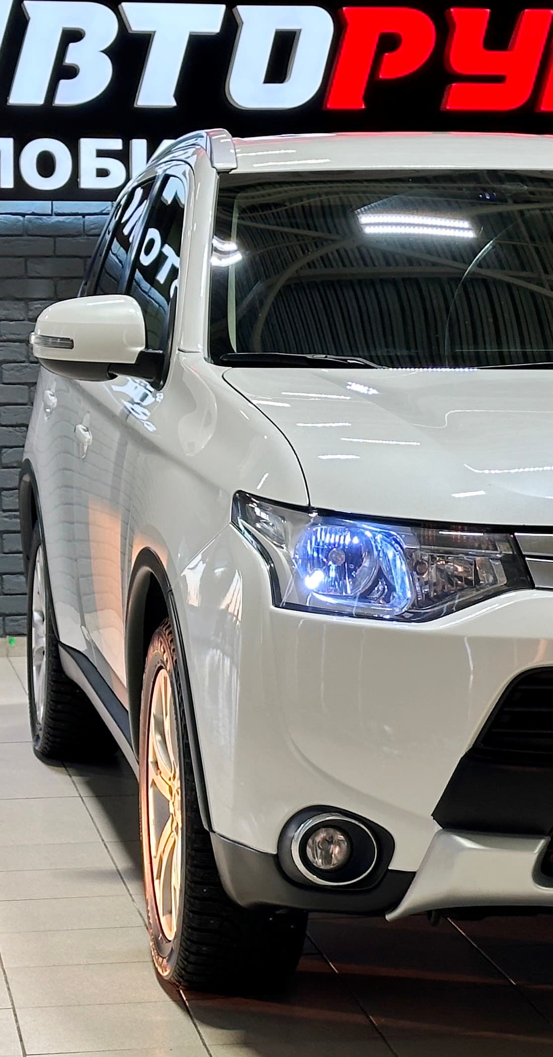 Mitsubishi Outlander - фото 9