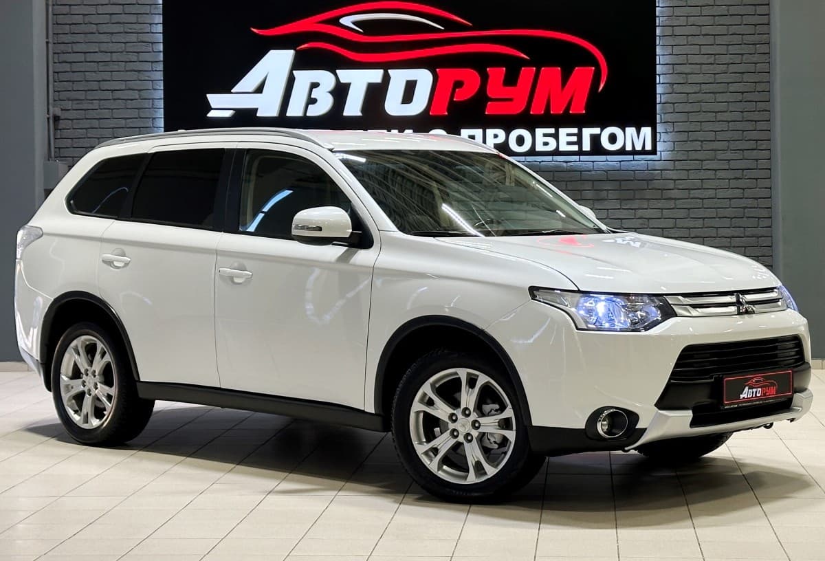 Mitsubishi Outlander - 1