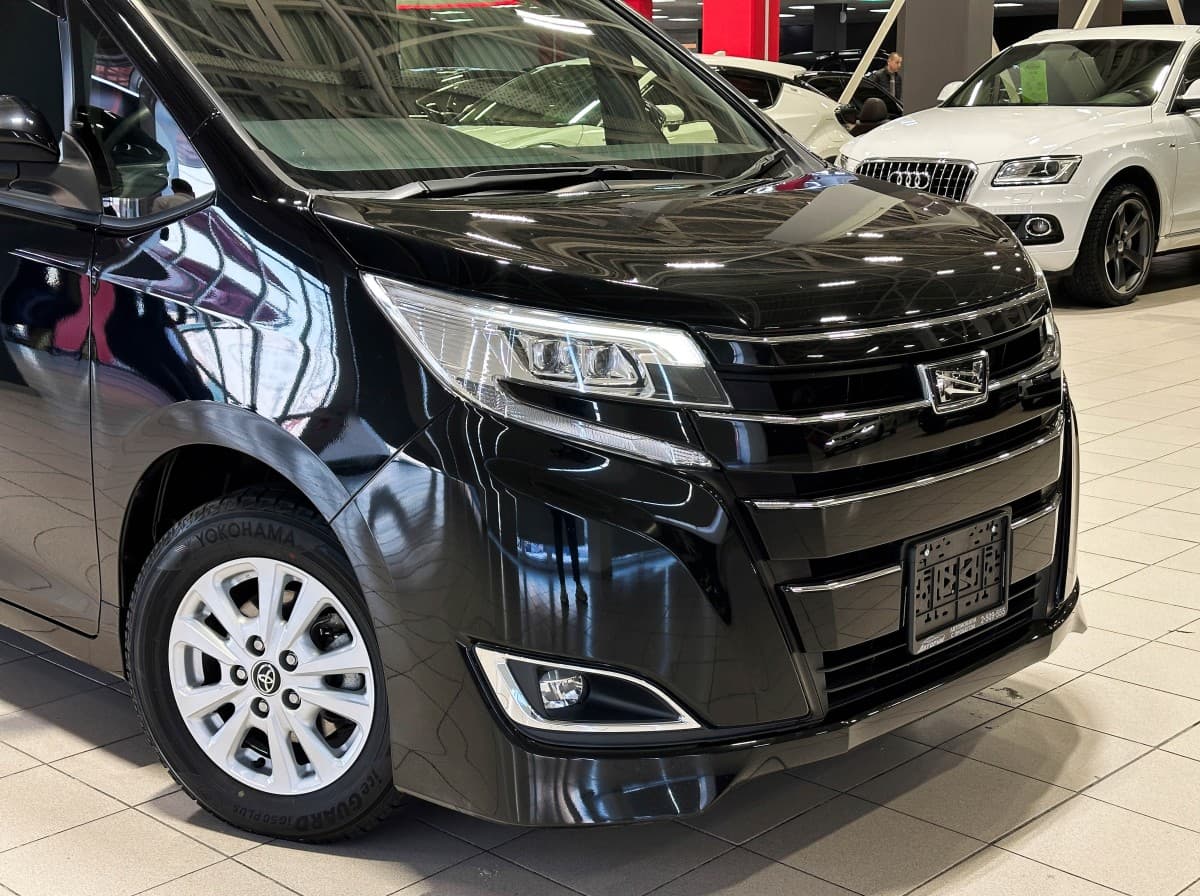 Toyota Noah - фото 10