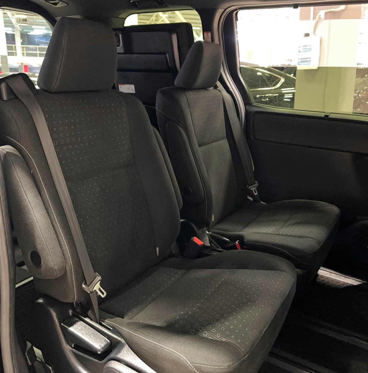 Toyota Noah - фото 13
