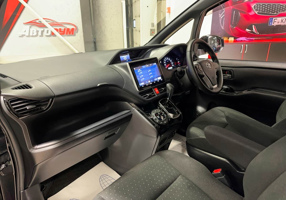 Toyota Noah - фото 18