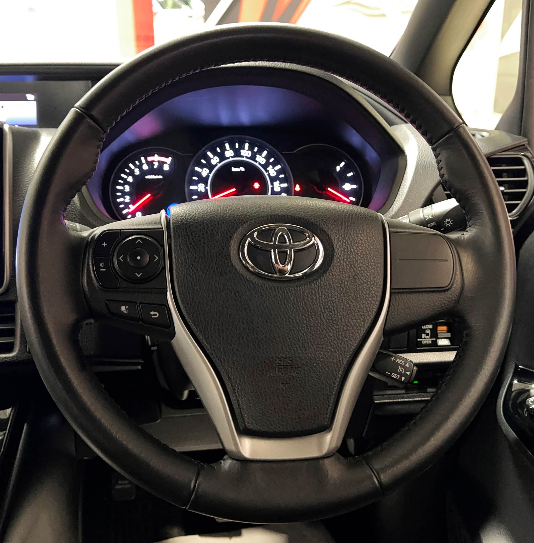 Toyota Noah - фото 31