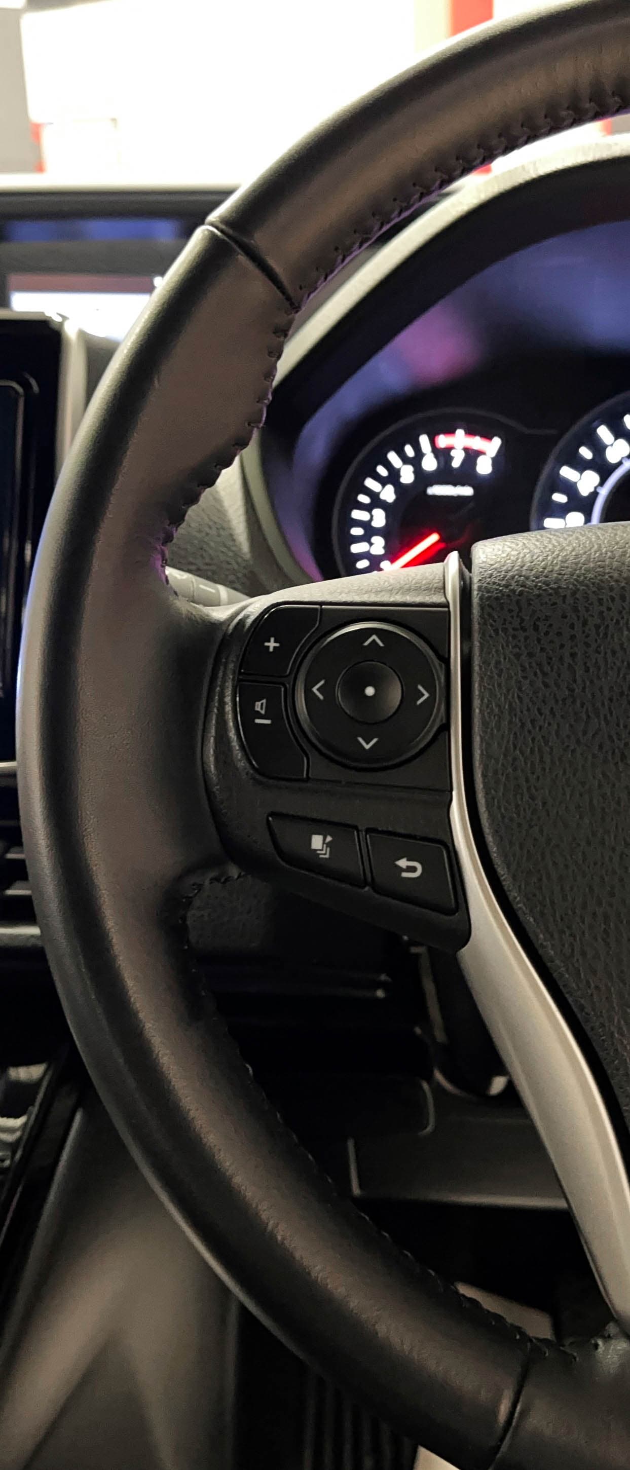 Toyota Noah - фото 22