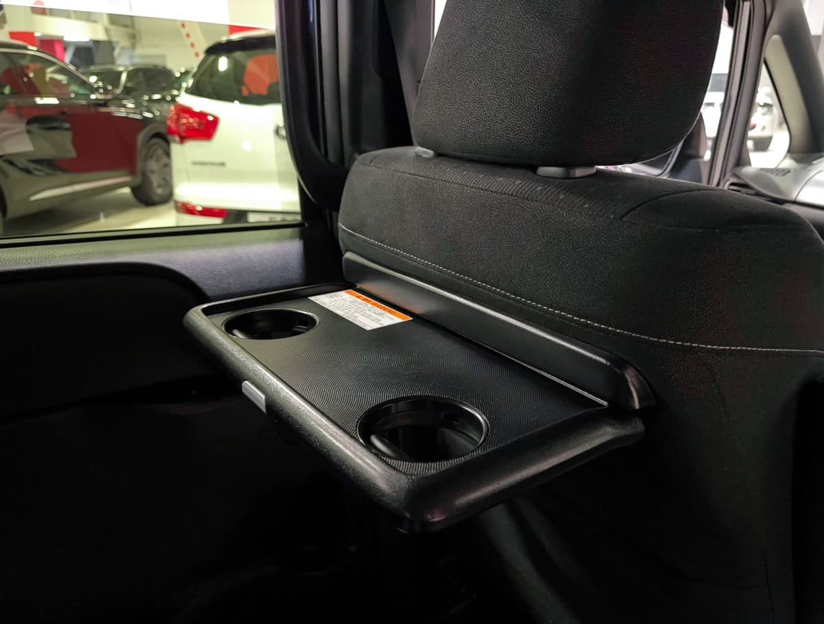 Toyota Voxy Hybrid - фото 30