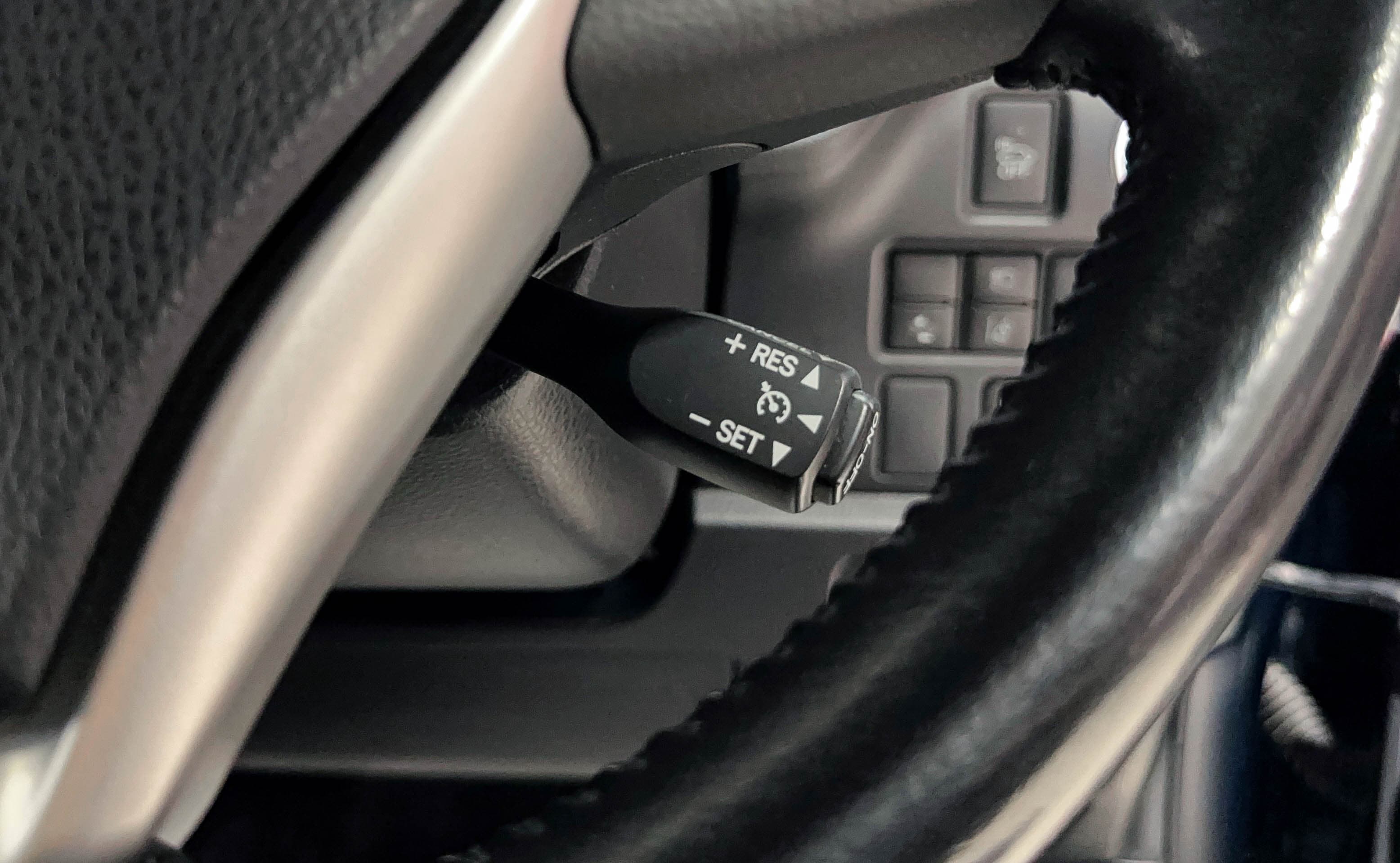 Toyota Voxy Hybrid - фото 22