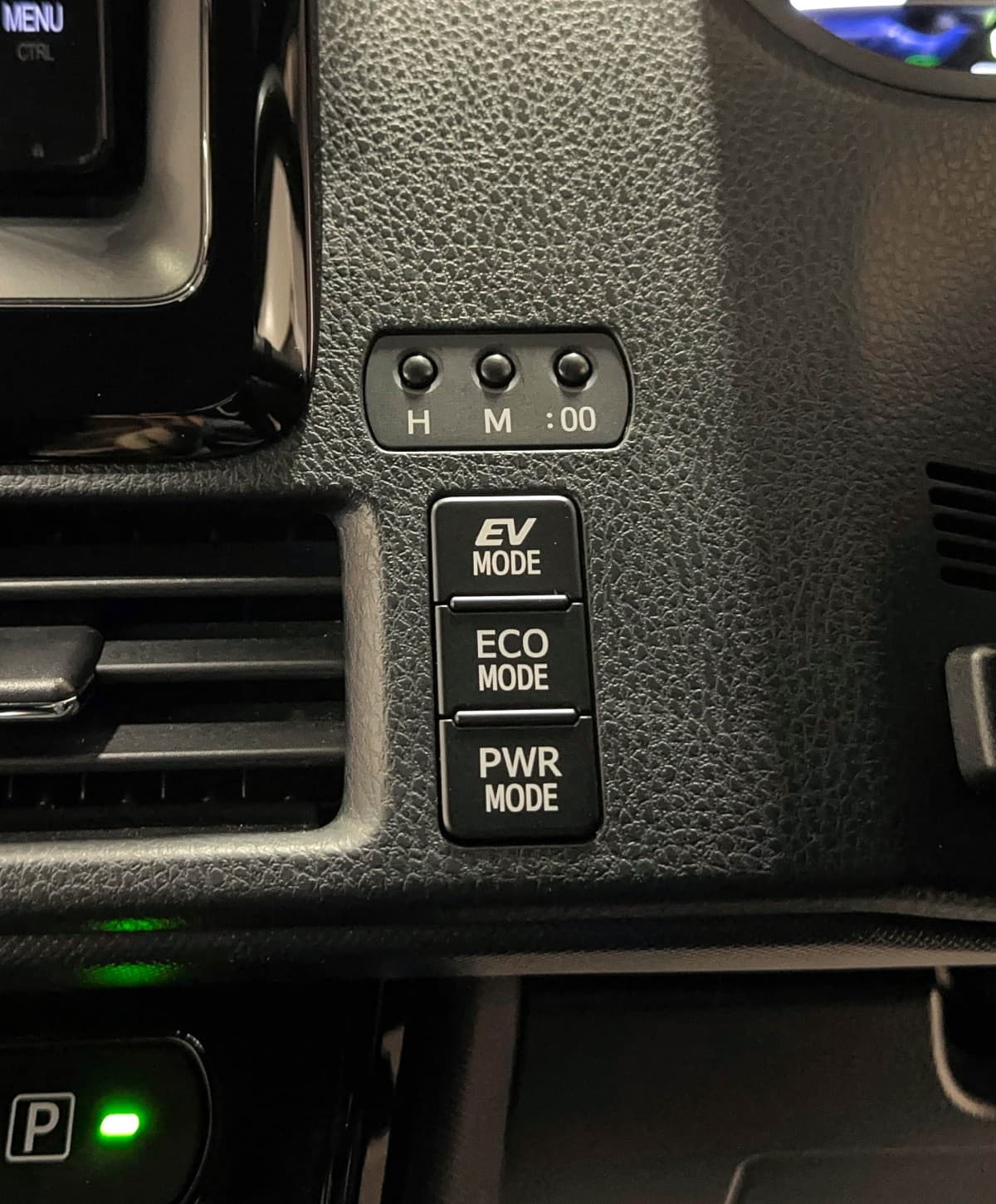 Toyota Voxy Hybrid - фото 25