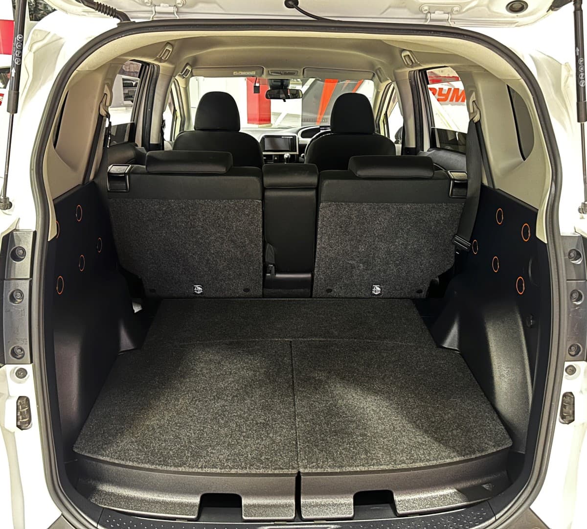 Toyota Sienta - фото 14