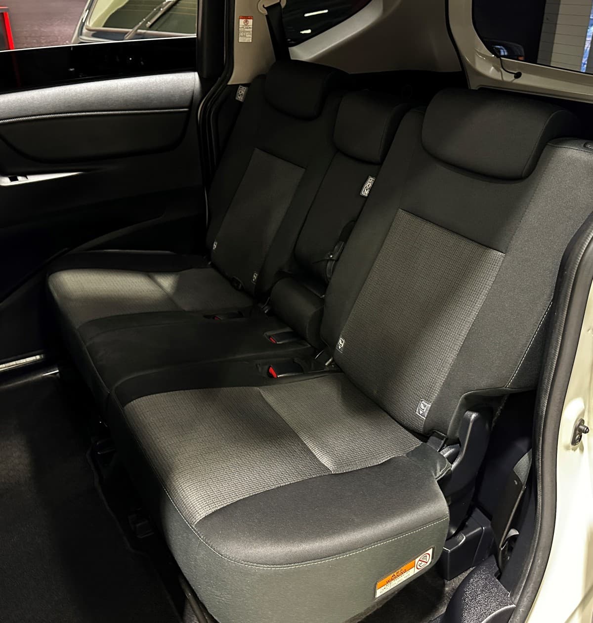 Toyota Sienta - фото 15