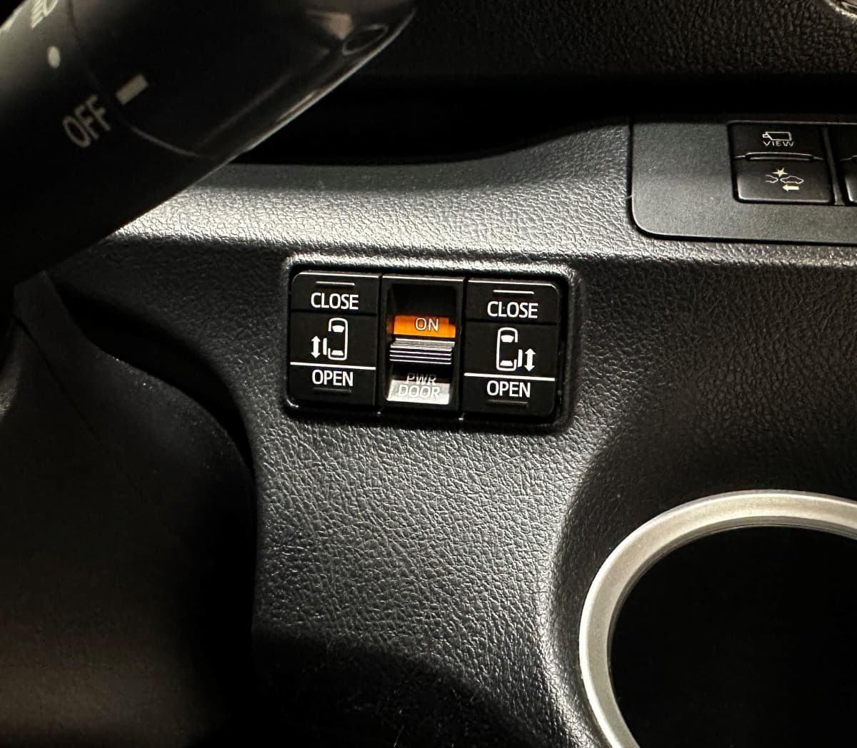Toyota Sienta - фото 20