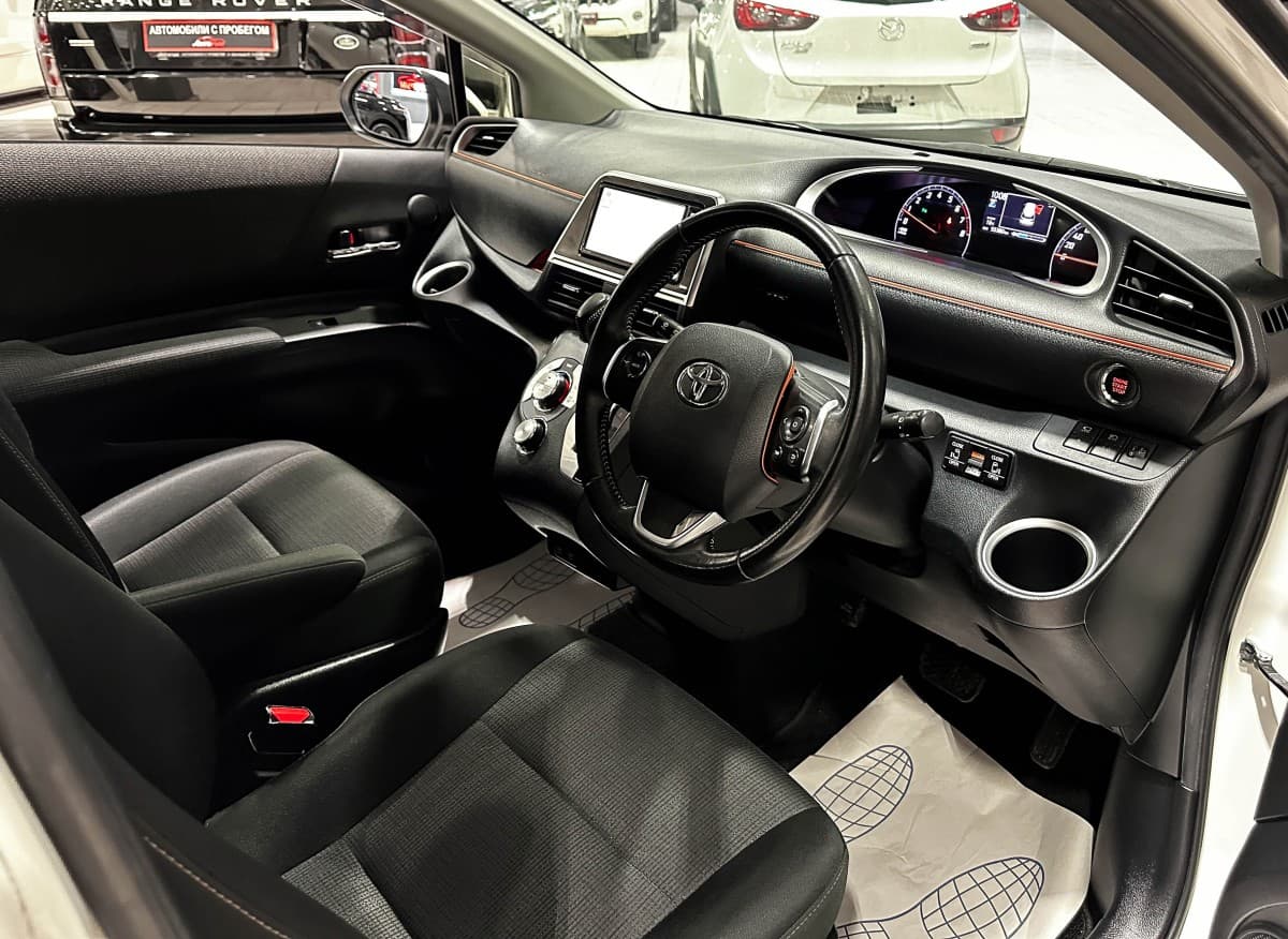 Toyota Sienta - фото 11