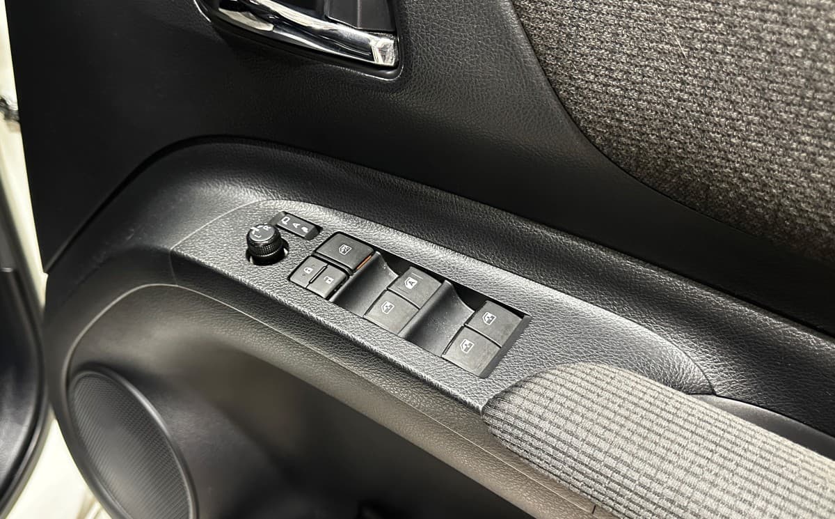 Toyota Sienta - фото 18