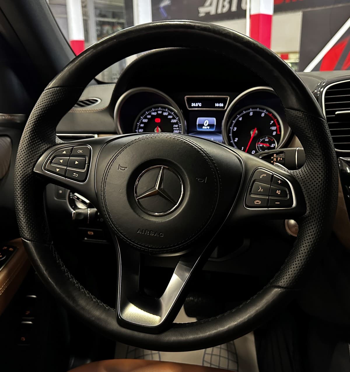 Mercedes-Benz GLS-Класс - фото 39
