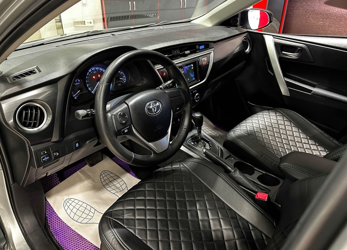 Toyota Auris - фото 8