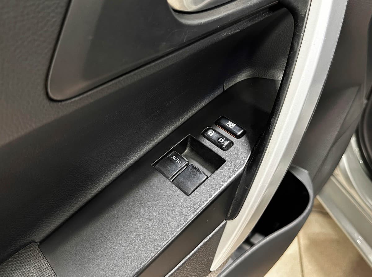 Toyota Auris - фото 15