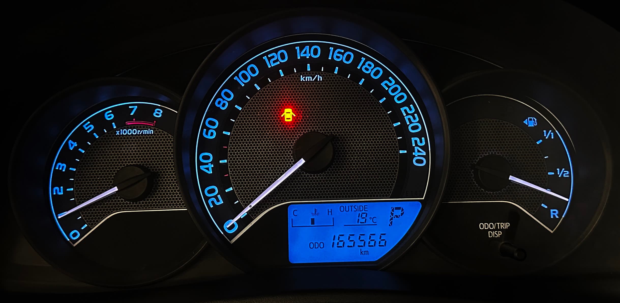 Toyota Auris - фото 18
