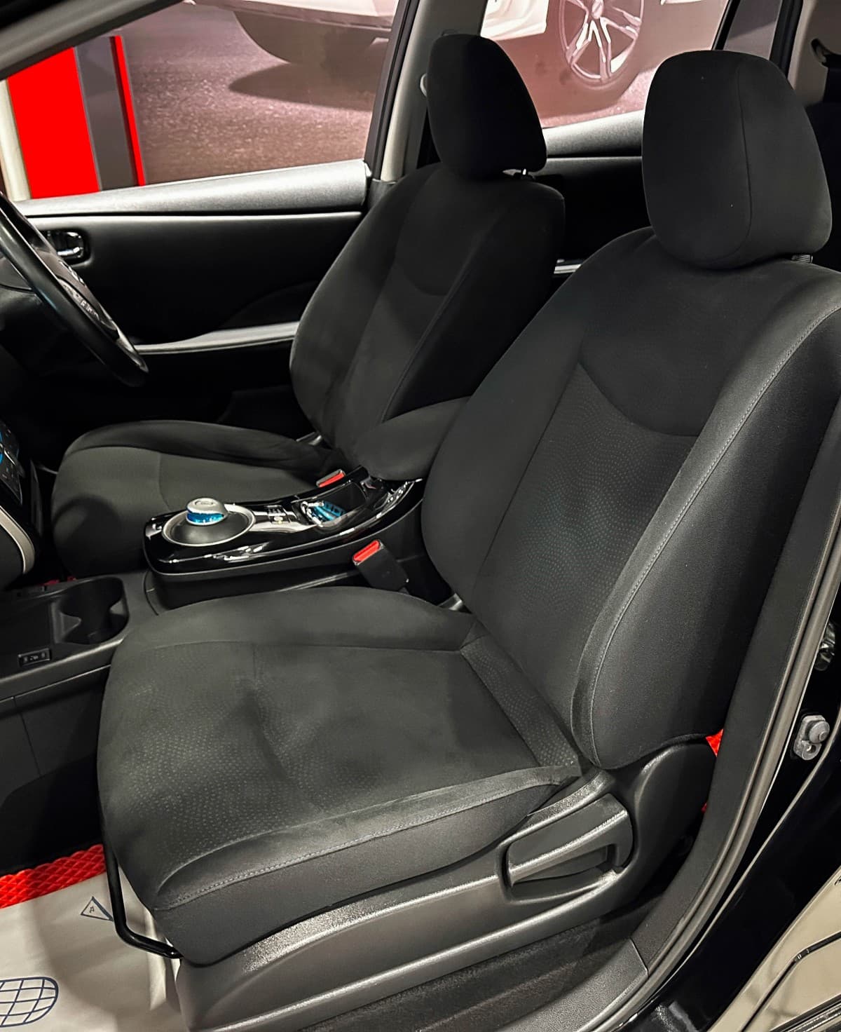 Nissan Leaf - фото 16