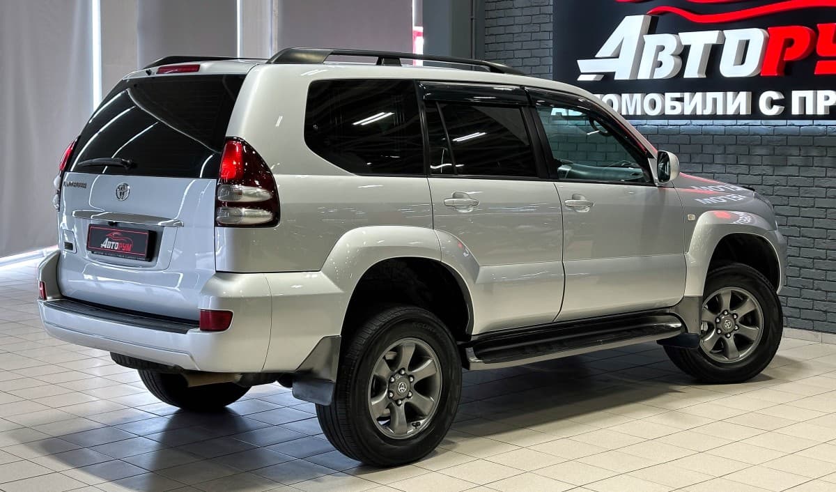 Toyota Land Cruiser 120 (Prado) - 5