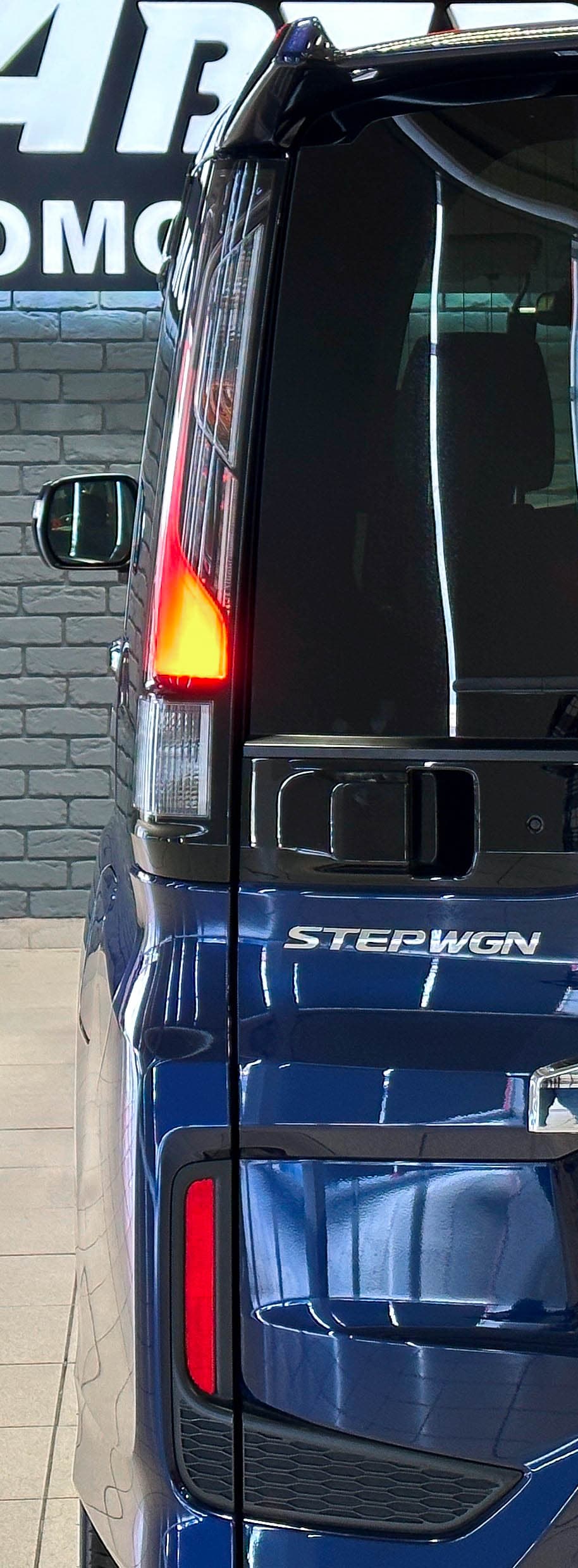 Honda Stepwgn Spada - фото 8