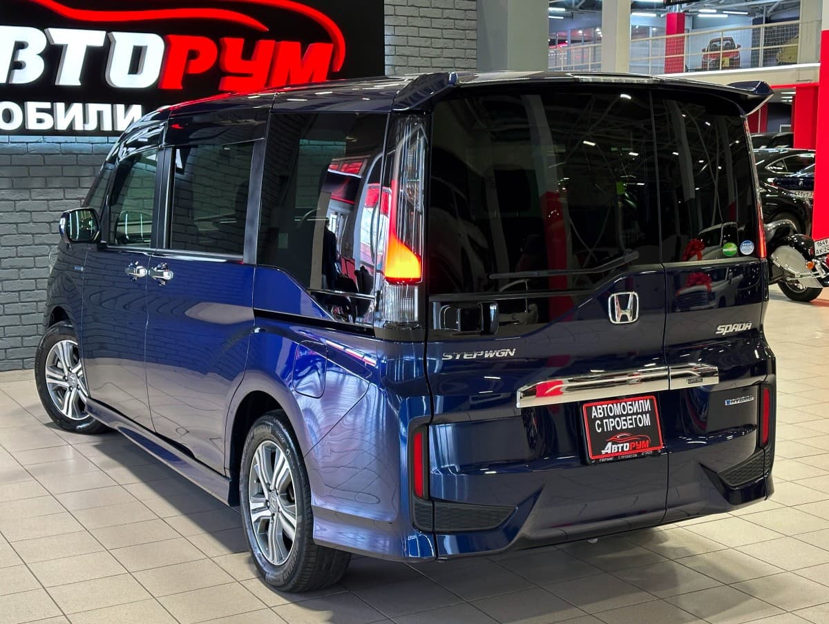 Honda Stepwgn Spada - фото 7