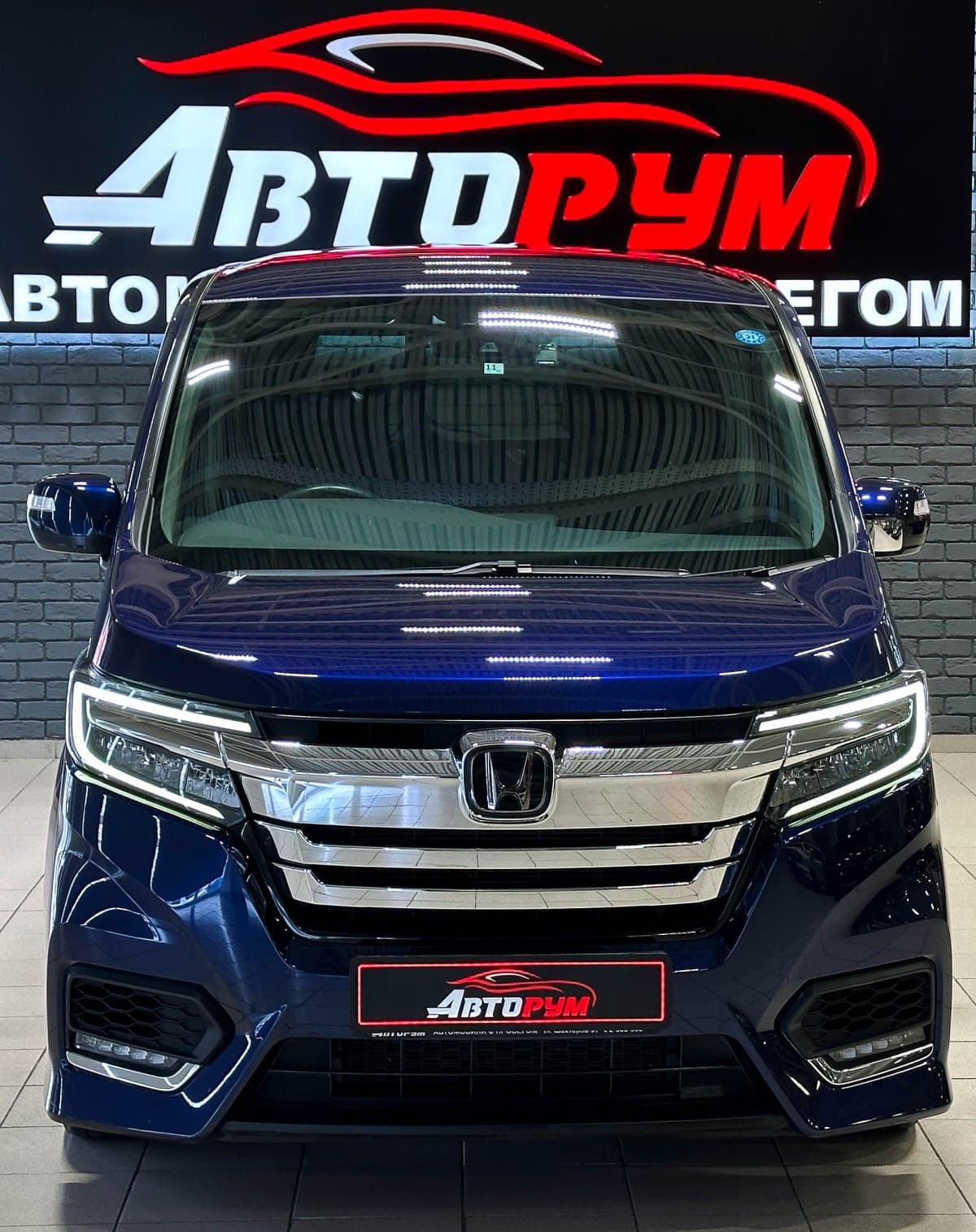 Honda Stepwgn Spada - 3