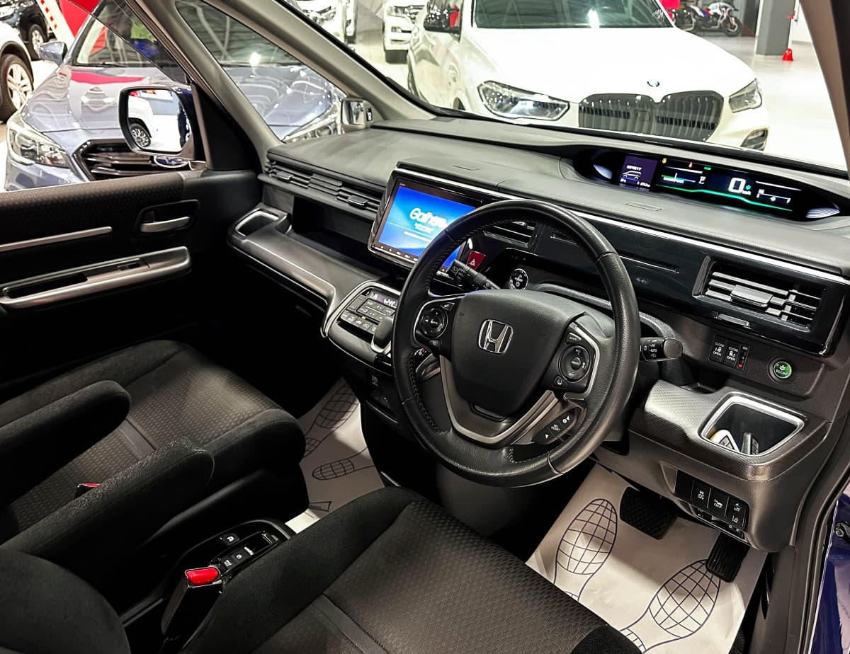 Honda Stepwgn Spada - фото 10