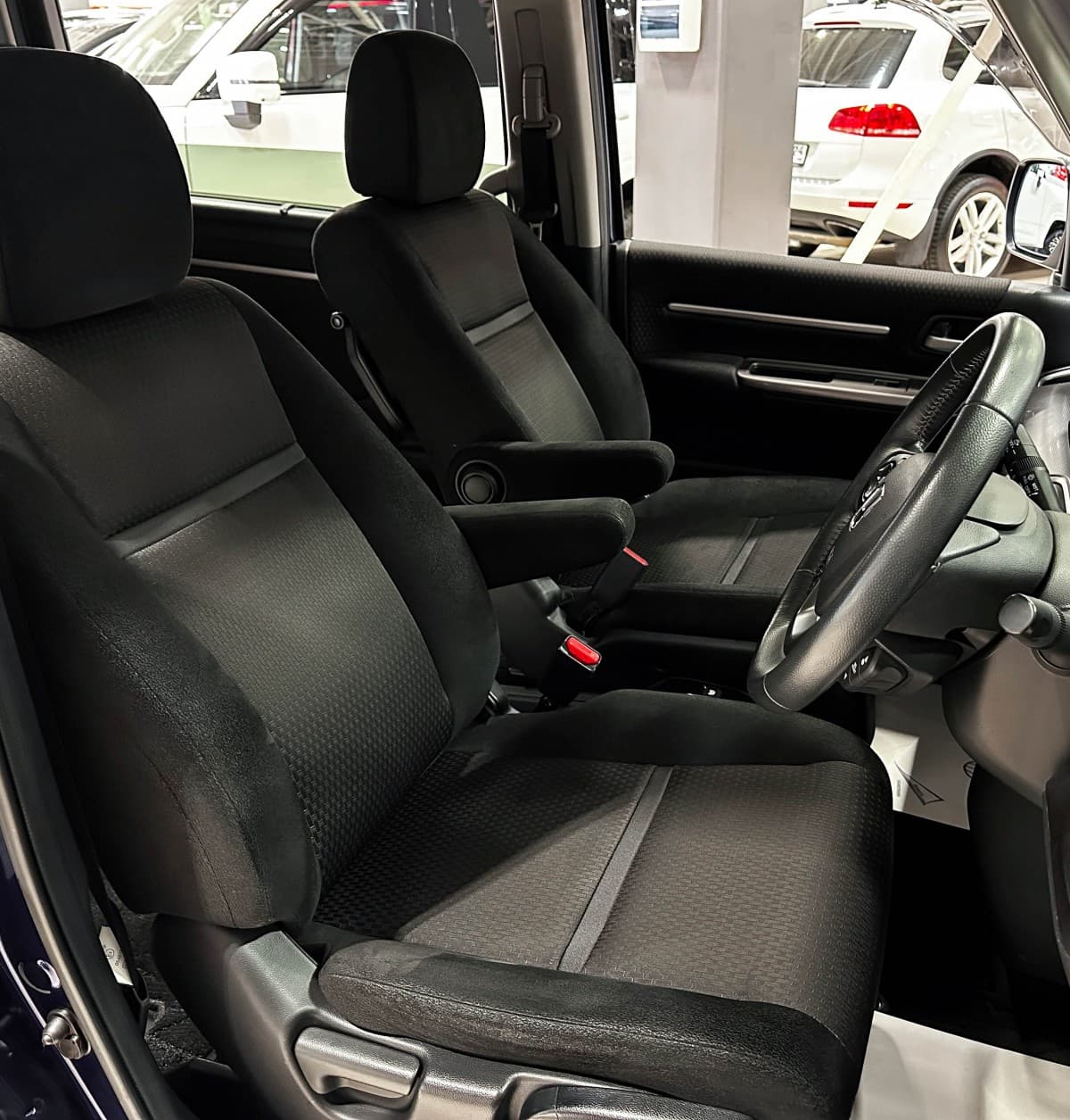 Honda Stepwgn Spada - фото 11