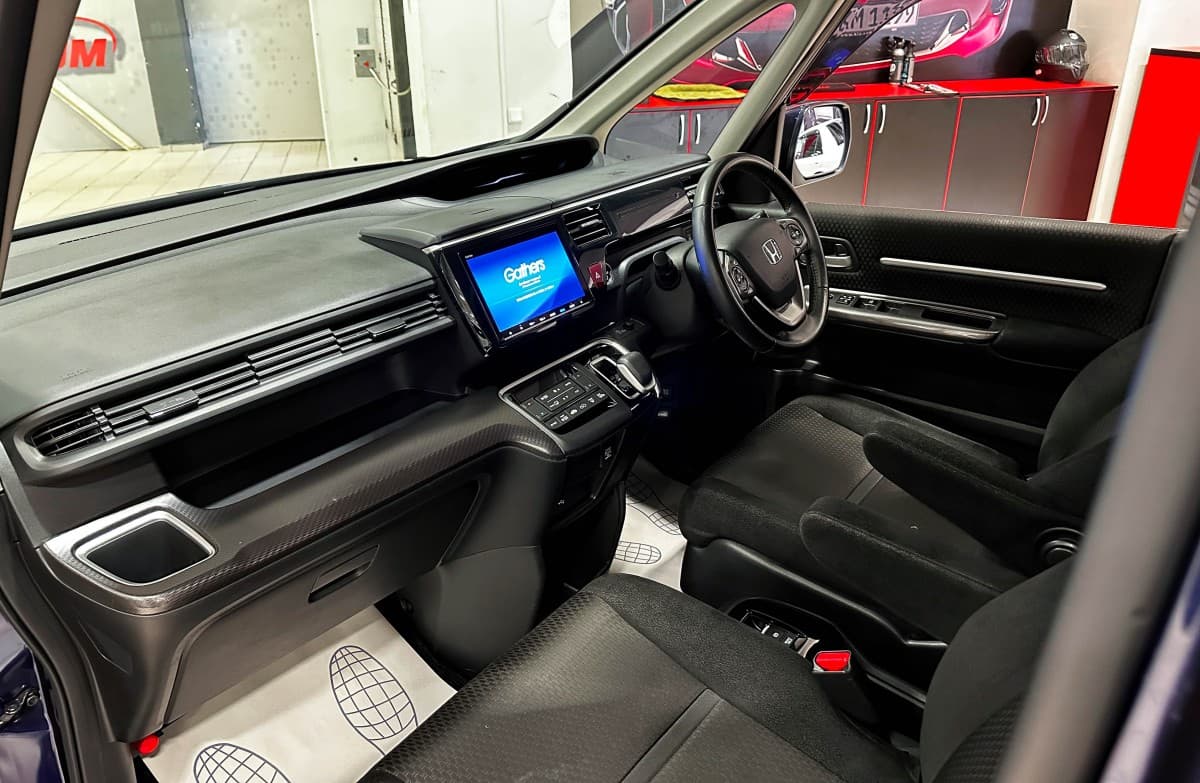 Honda Stepwgn Spada - фото 17