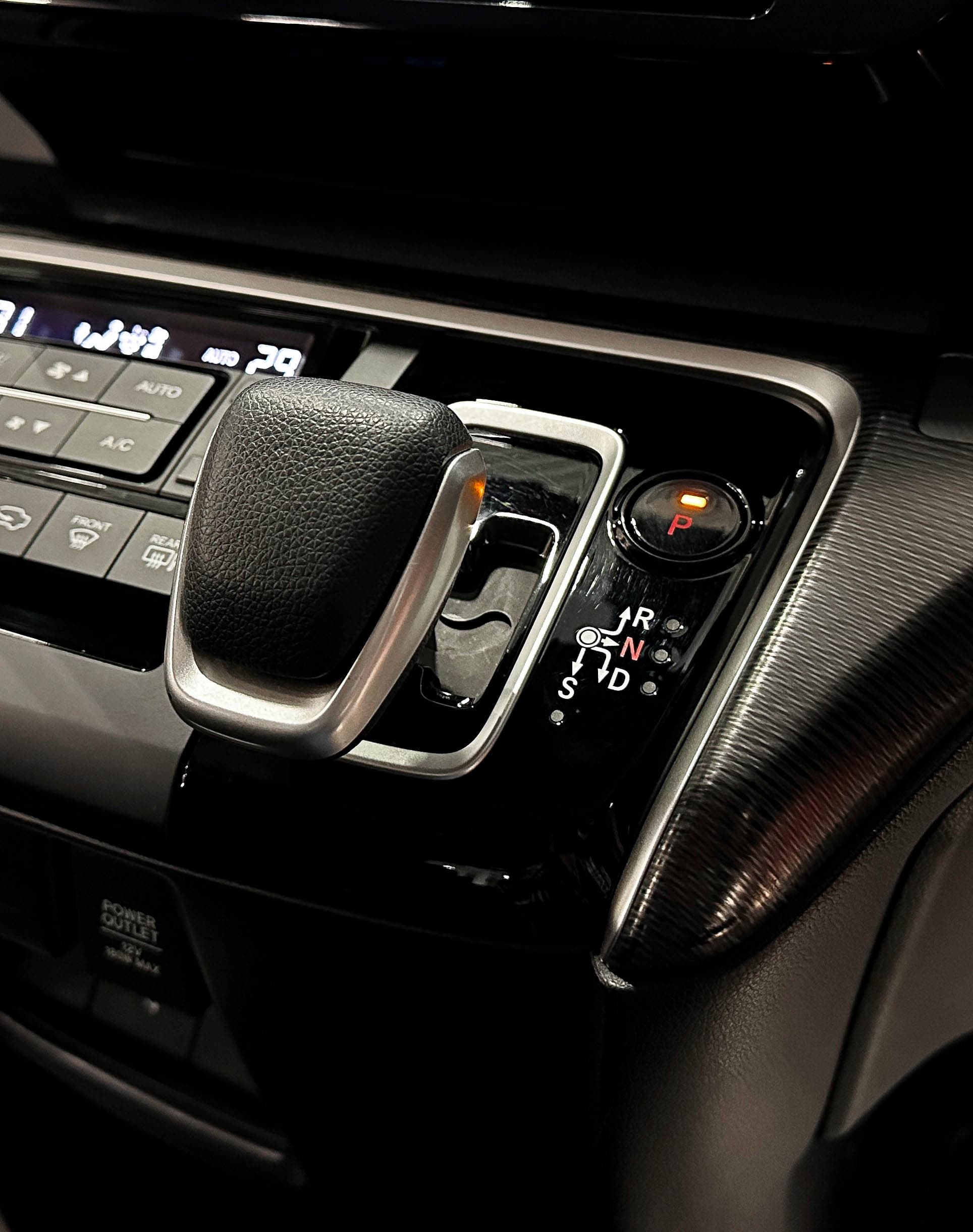Honda Stepwgn Spada - фото 28