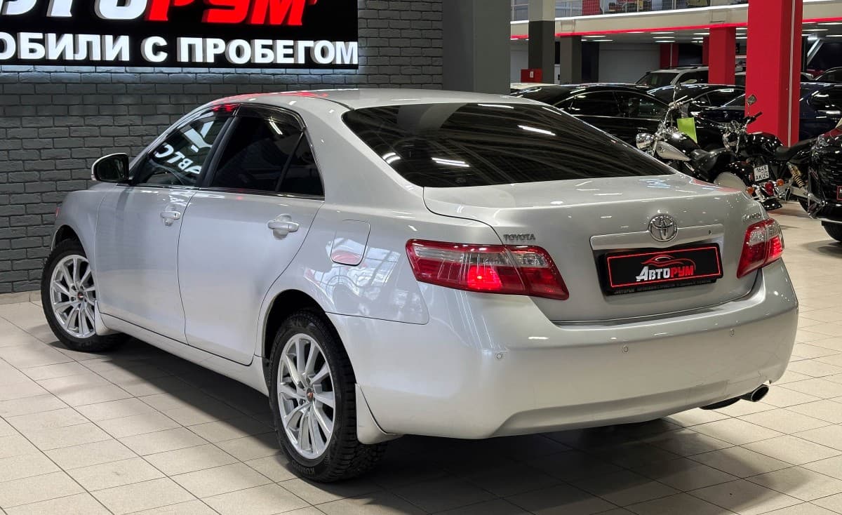 Toyota Camry - фото 7