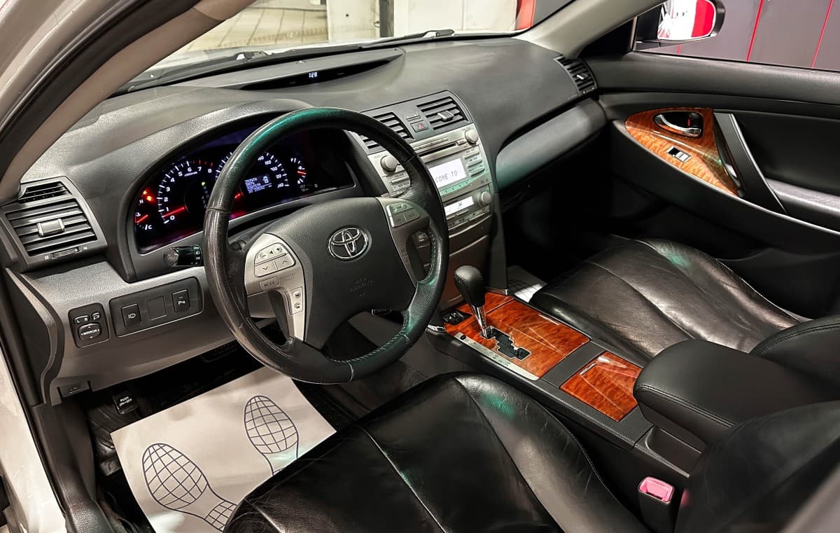 Toyota Camry - фото 10